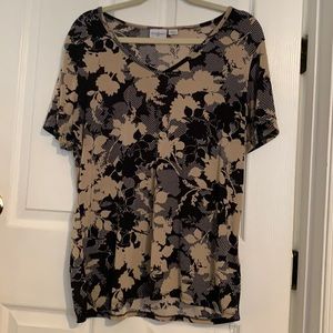 Jaclyn Smith top.